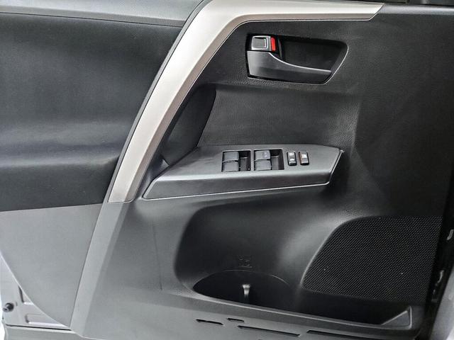 Photo of 2017 Silver Toyota RAV4
