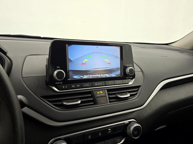 Photo of 2023 Black Nissan Altima