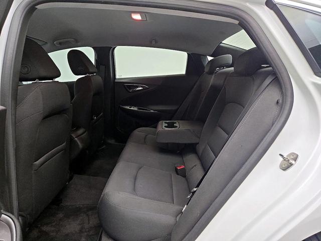 Photo of 2017 White Chevrolet Malibu