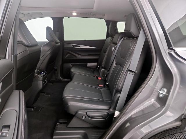 Photo of 2024 Gray INFINITI QX60