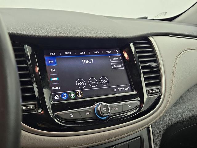Photo of 2020 White Chevrolet Trax