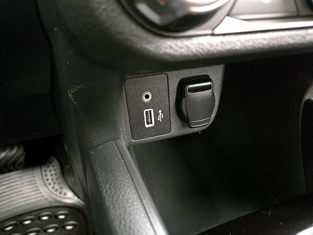 Photo of 2021 White Nissan Versa