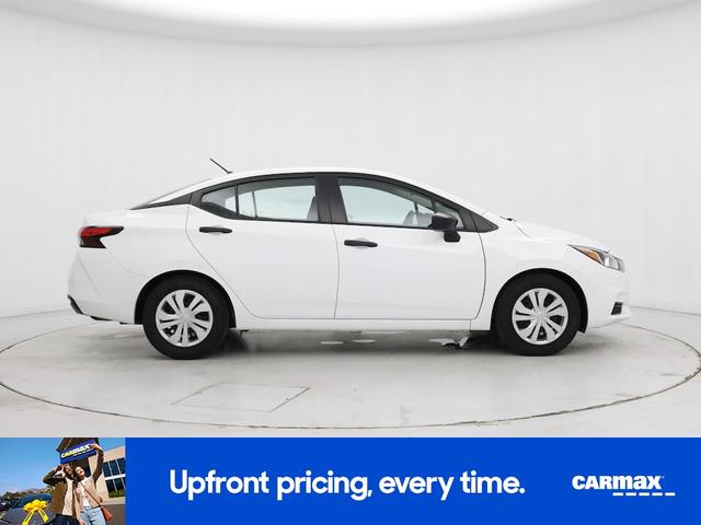 Photo of 2021 White Nissan Versa