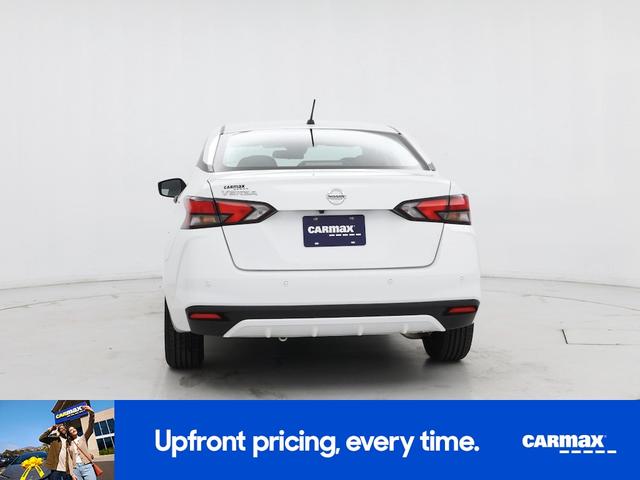 Photo of 2021 White Nissan Versa