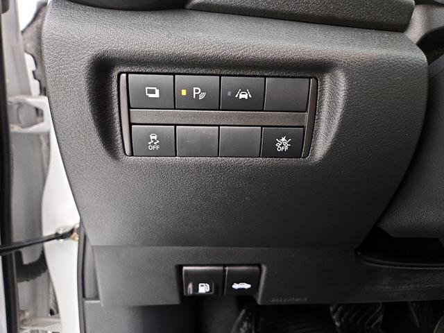 Photo of 2021 White Nissan Versa