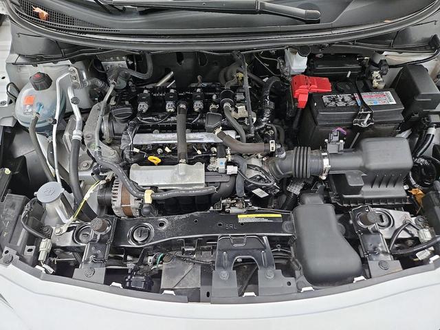 Photo of 2021 White Nissan Versa