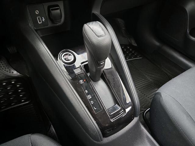 Photo of 2021 White Nissan Versa