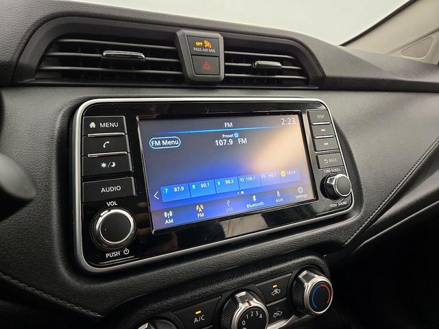 Photo of 2021 White Nissan Versa