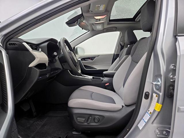 Photo of 2021 Silver Toyota RAV4