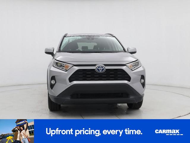 Photo of 2021 Silver Toyota RAV4