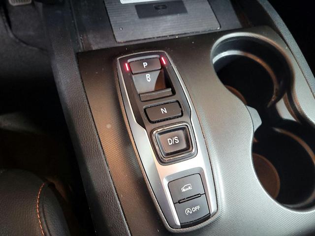 Photo of 2022 White Honda Pilot