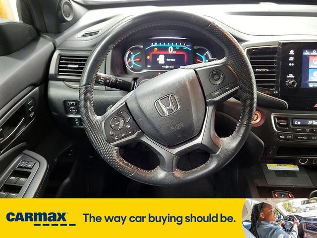 Photo of 2022 White Honda Pilot