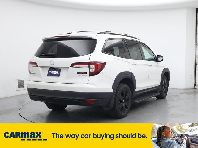 Photo of 2022 White Honda Pilot