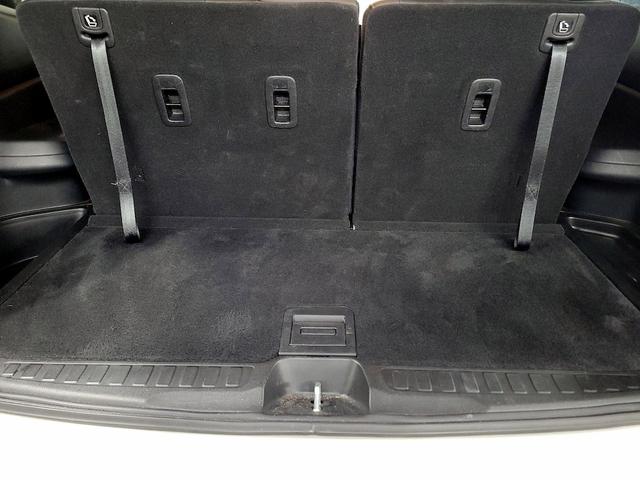 Photo of 2022 White Honda Pilot