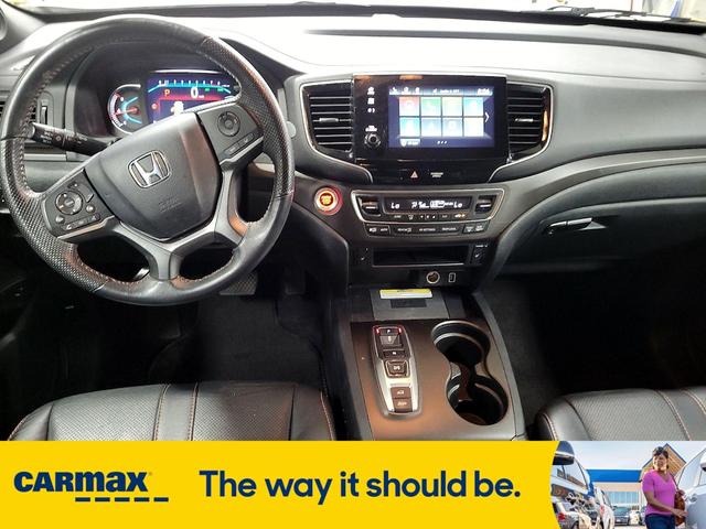 Photo of 2022 White Honda Pilot