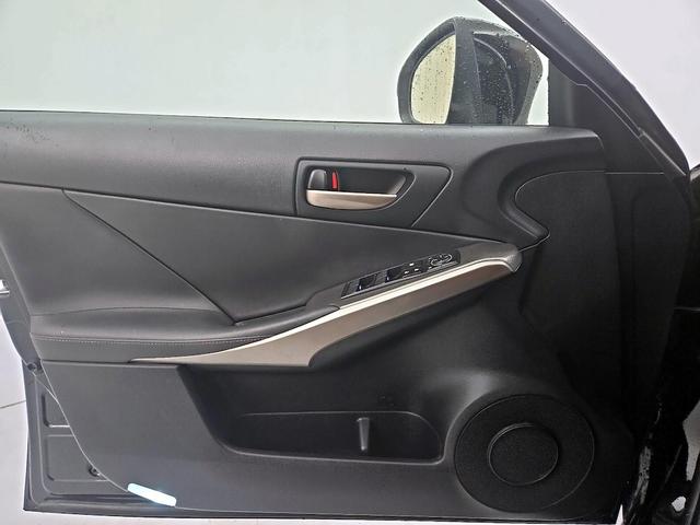 Photo of 2017 Black Lexus IS 350