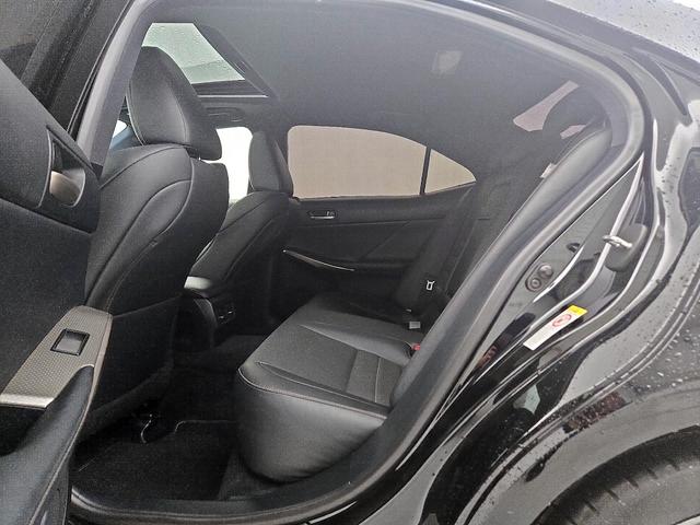 Photo of 2017 Black Lexus IS 350