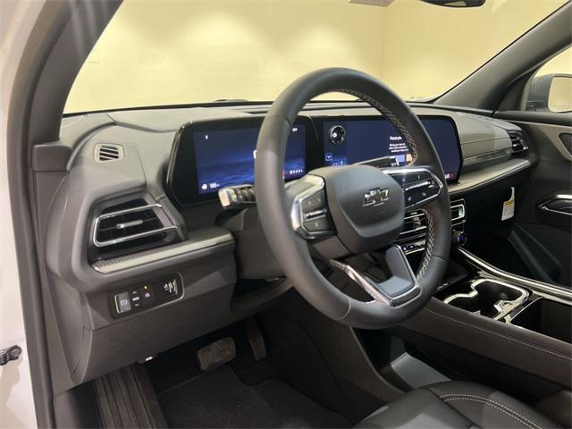 Photo of 2025 Summit White Chevrolet Traverse