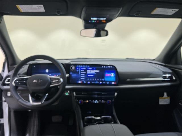 Photo of 2025 Summit White Chevrolet Traverse