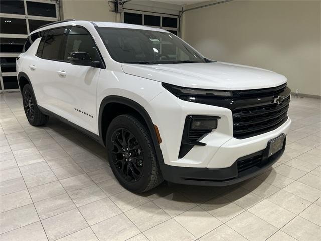 Photo of 2025 Summit White Chevrolet Traverse