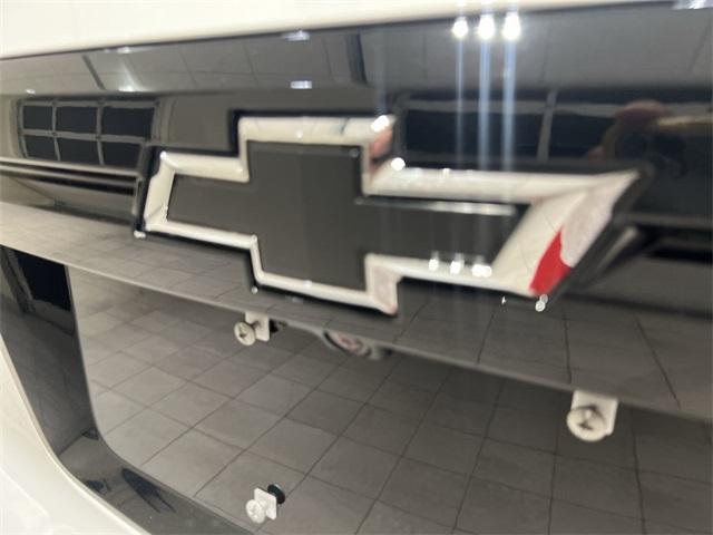 Photo of 2025 Summit White Chevrolet Traverse