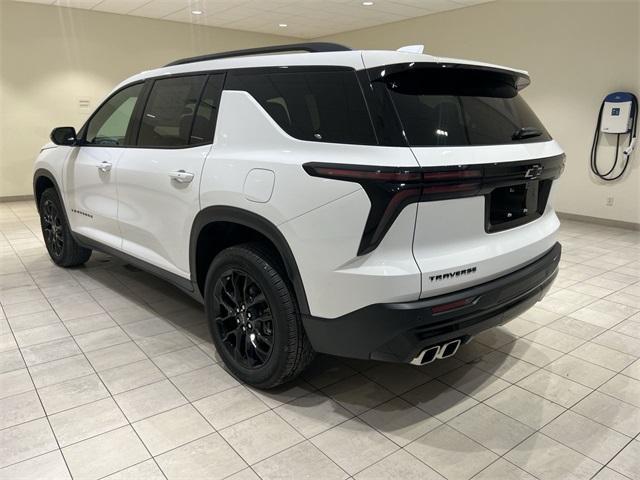 Photo of 2025 Summit White Chevrolet Traverse