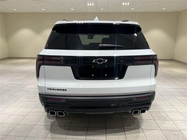 Photo of 2025 Summit White Chevrolet Traverse