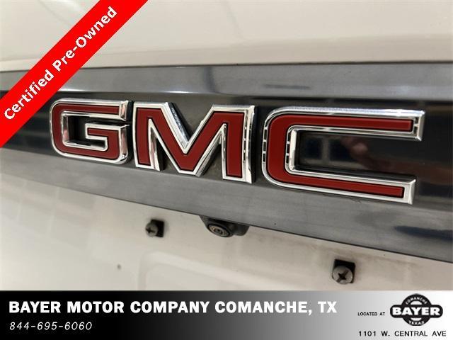 Photo of 2023 Summit White GMC Yukon