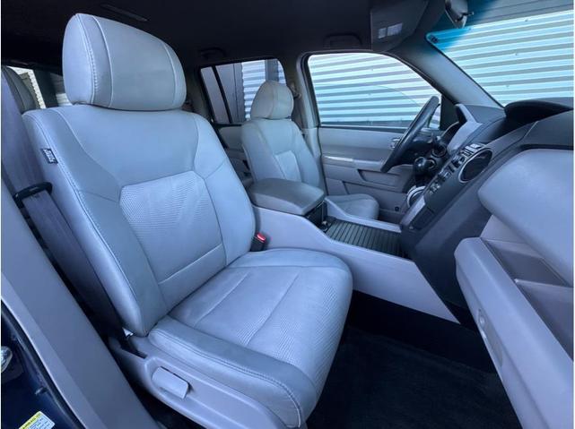 Photo of 2012 Bali Blue Pearl Honda Pilot