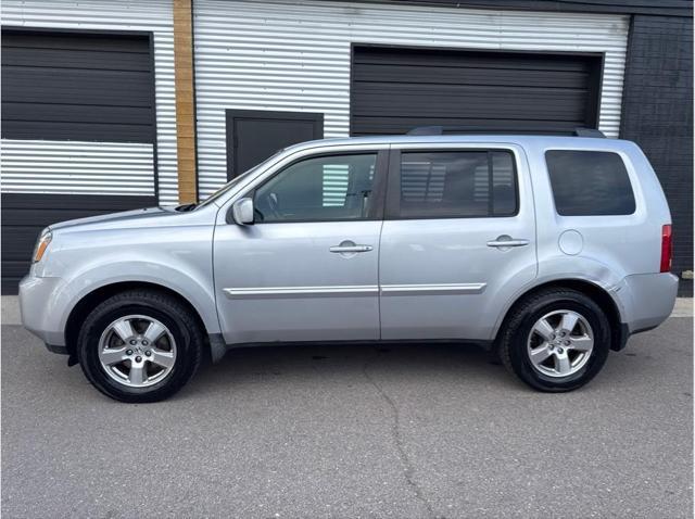 Photo of 2010 Alabaster Silver Metallic Honda Pilot