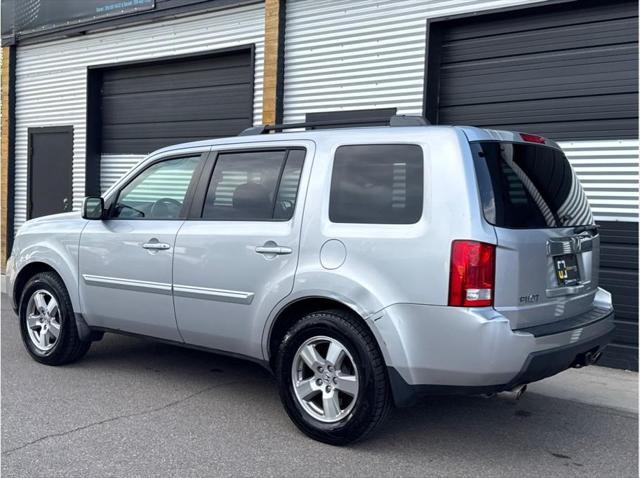 Photo of 2010 Alabaster Silver Metallic Honda Pilot