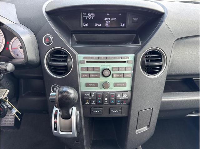 Photo of 2010 Alabaster Silver Metallic Honda Pilot