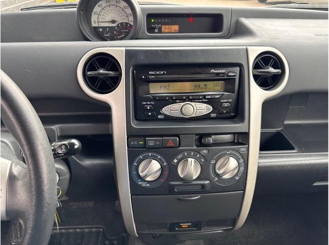 Photo of 2006 Silver Scion xB