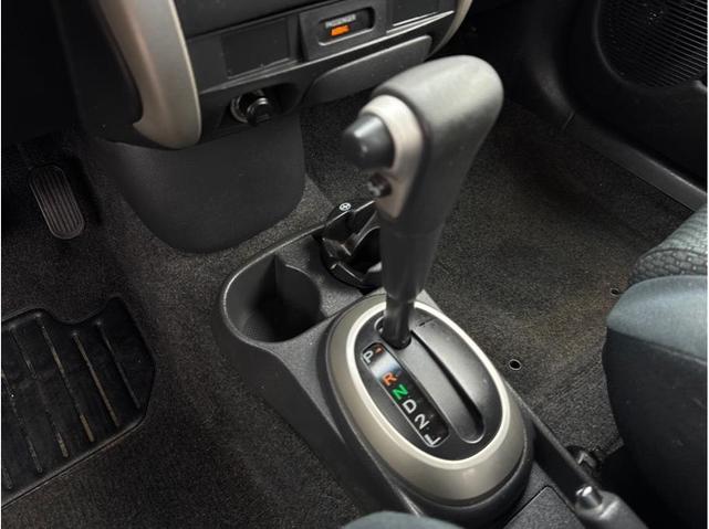 Photo of 2006 Silver Scion xB
