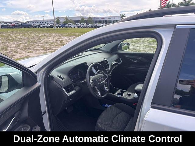 Photo of 2022 Quicksilver Metallic GMC Terrain