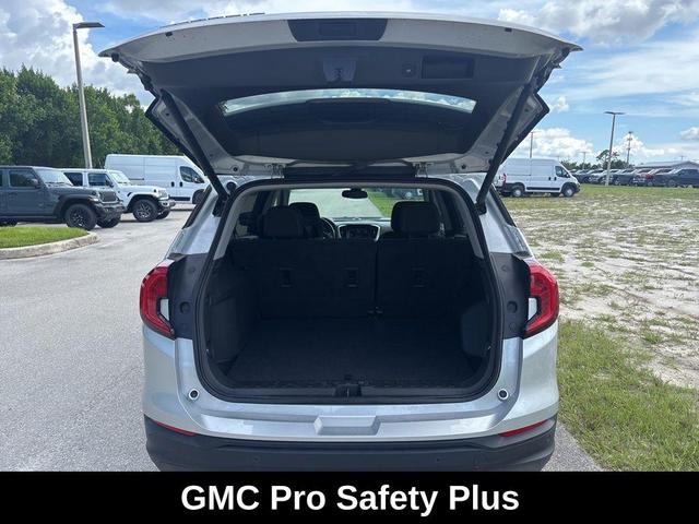 Photo of 2022 Quicksilver Metallic GMC Terrain