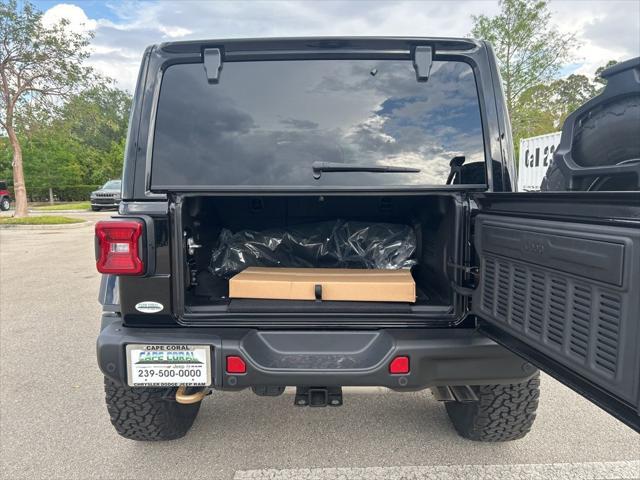 Photo of 2025 Black Clearcoat Jeep Wrangler