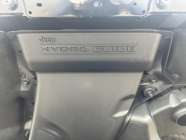 Photo of 2025 Black Clearcoat Jeep Wrangler