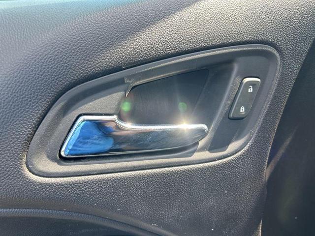 Photo of 2017 Silver Ice Metallic Chevrolet Colorado