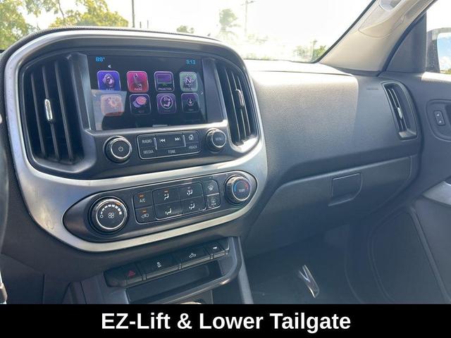 Photo of 2017 Silver Ice Metallic Chevrolet Colorado