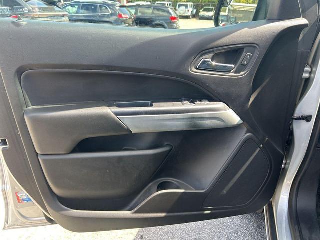 Photo of 2017 Silver Ice Metallic Chevrolet Colorado