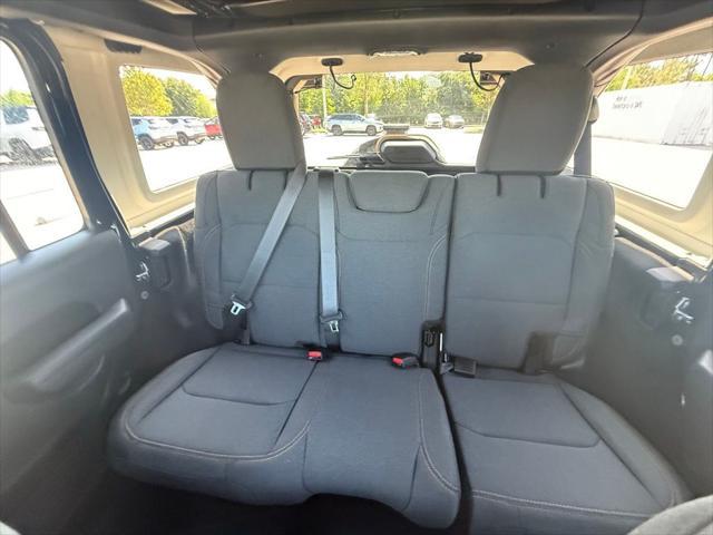 Photo of 2025 Black Clearcoat Jeep Wrangler