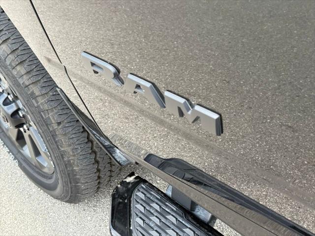 Photo of 2025 Diamond Black Crystal Pearlcoat RAM 2500