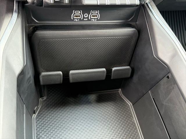 Photo of 2025 Diamond Black Crystal Pearlcoat RAM 2500