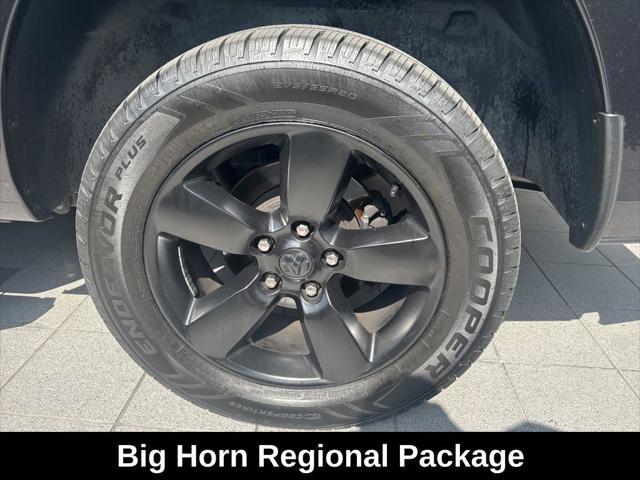 Photo of 2019 Brilliant Black Crystal Pearlcoat RAM 1500