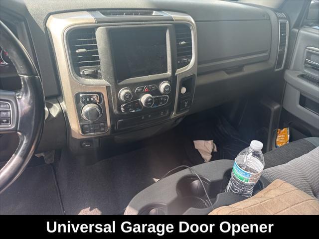 Photo of 2019 Brilliant Black Crystal Pearlcoat RAM 1500