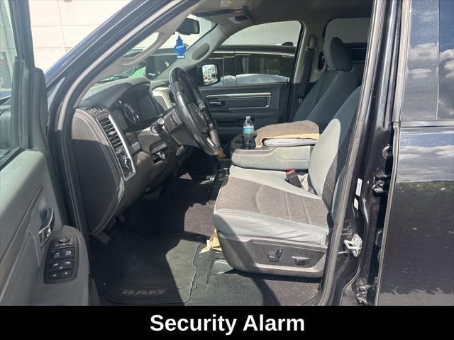 Photo of 2019 Brilliant Black Crystal Pearlcoat RAM 1500