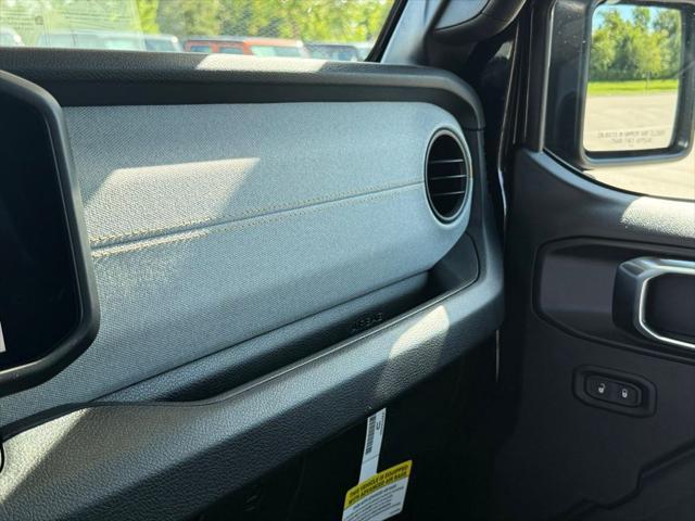 Photo of 2025 Black Clearcoat Jeep Wrangler