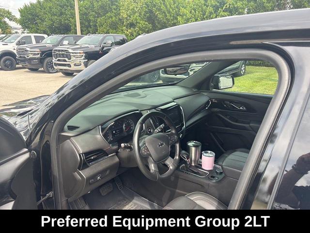 Photo of 2023 Mosaic Black Metallic Chevrolet Traverse