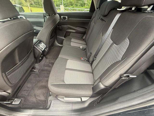 Photo of 2022 Ebony Black Kia Sorento